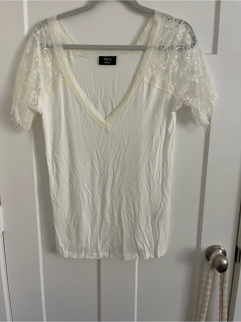 VICI Cream Lace V-Neck Camisole